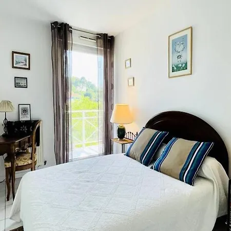 Louise-marie Apartment