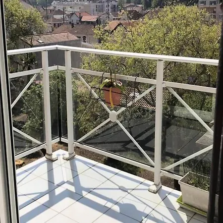 Louise-marie Apartment